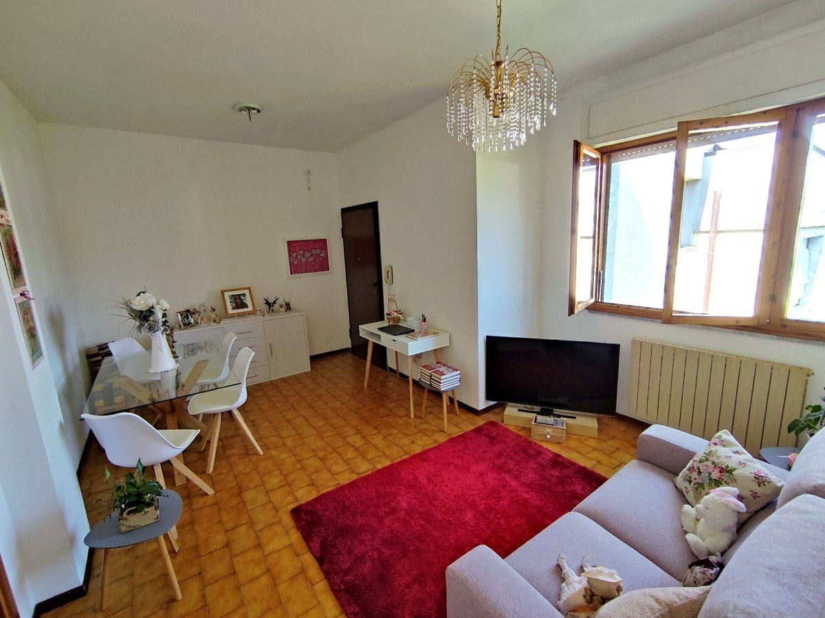 Appartamento in vendita a Carrara, 4 locali, prezzo € 160.000 | PortaleAgenzieImmobiliari.it