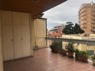 Appartamento in vendita a SanRemo, 8 locali, prezzo € 430.000 | PortaleAgenzieImmobiliari.it