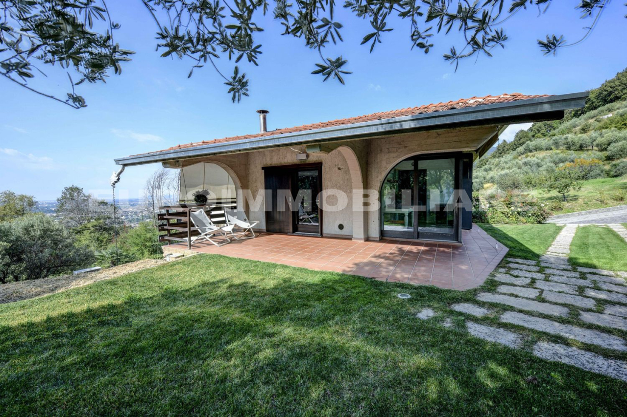 Villa in vendita a Cellatica, 5 locali, prezzo € 670.000 | CambioCasa.it