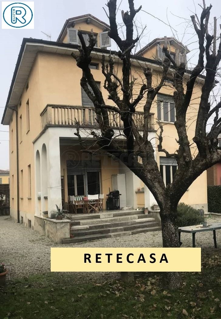 Villa in vendita a Crema, 11 locali, prezzo € 900.000 | PortaleAgenzieImmobiliari.it