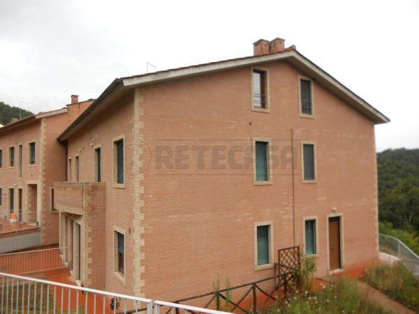Appartamento in vendita a Monticiano, 4 locali, prezzo € 215.000 | CambioCasa.it