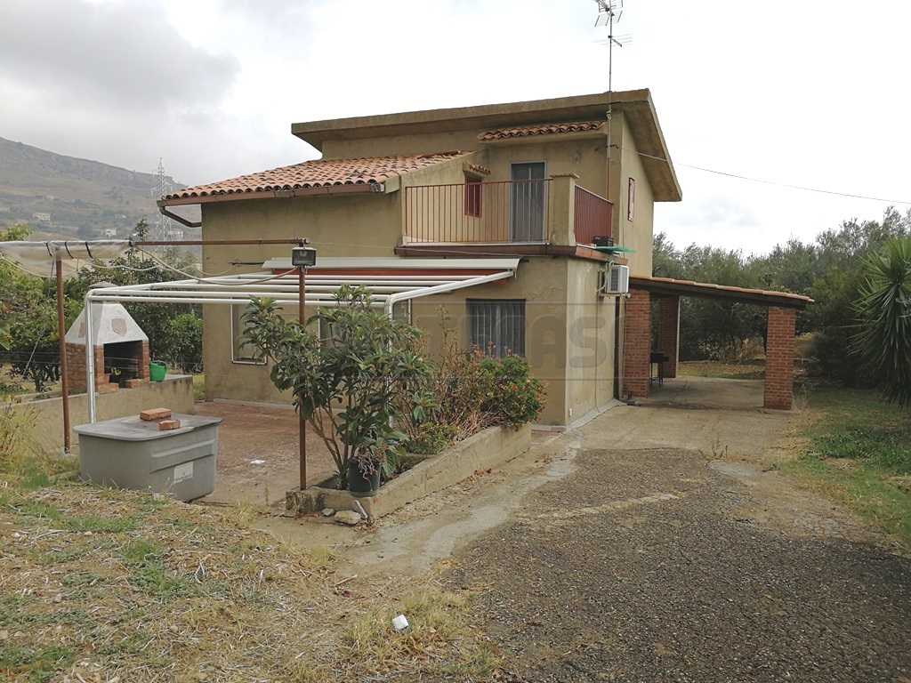 Villa a Schiera in vendita a Caltanissetta, 6 locali, prezzo € 75.000 | PortaleAgenzieImmobiliari.it