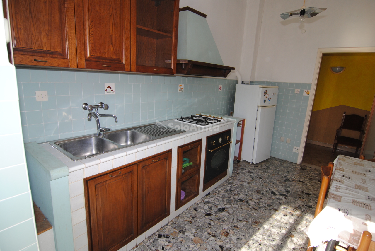 Appartamento in affitto a Livorno, 5 locali, prezzo € 700 | PortaleAgenzieImmobiliari.it