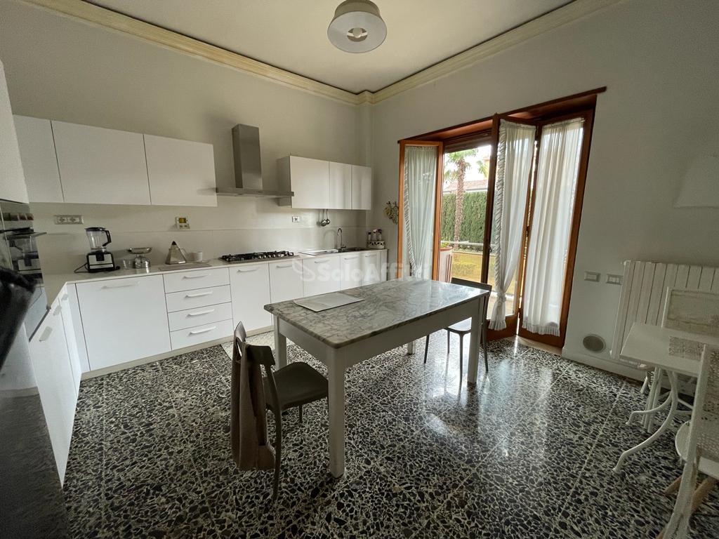 Appartamento in affitto a Frosinone, 9 locali, prezzo € 1.000 | PortaleAgenzieImmobiliari.it