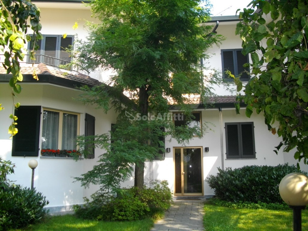 Appartamento in affitto a Alzate Brianza, 3 locali, prezzo € 700 | PortaleAgenzieImmobiliari.it