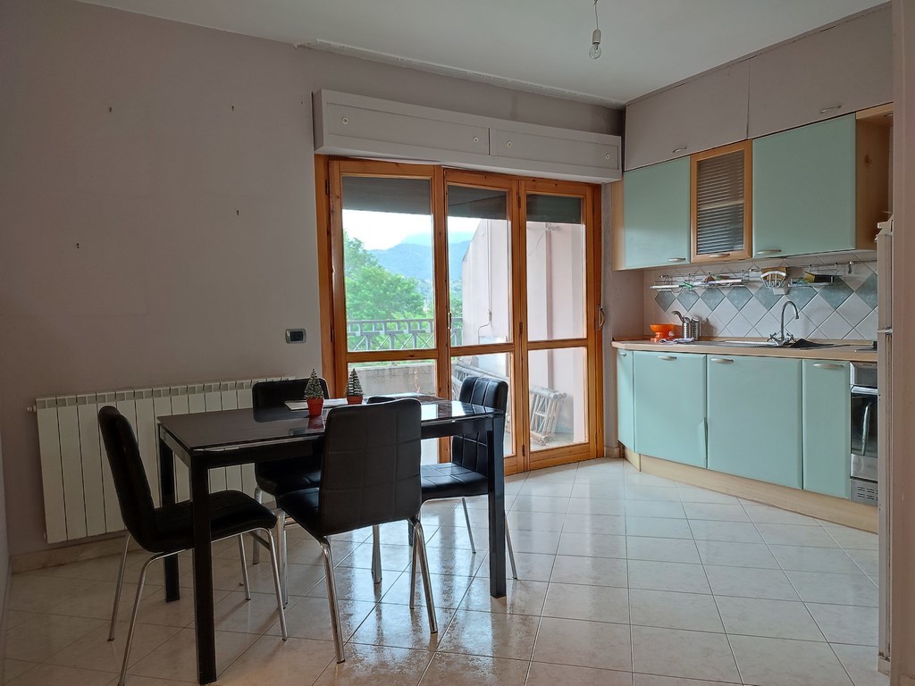 Appartamento in vendita a Carrara, 4 locali, prezzo € 210.000 | PortaleAgenzieImmobiliari.it