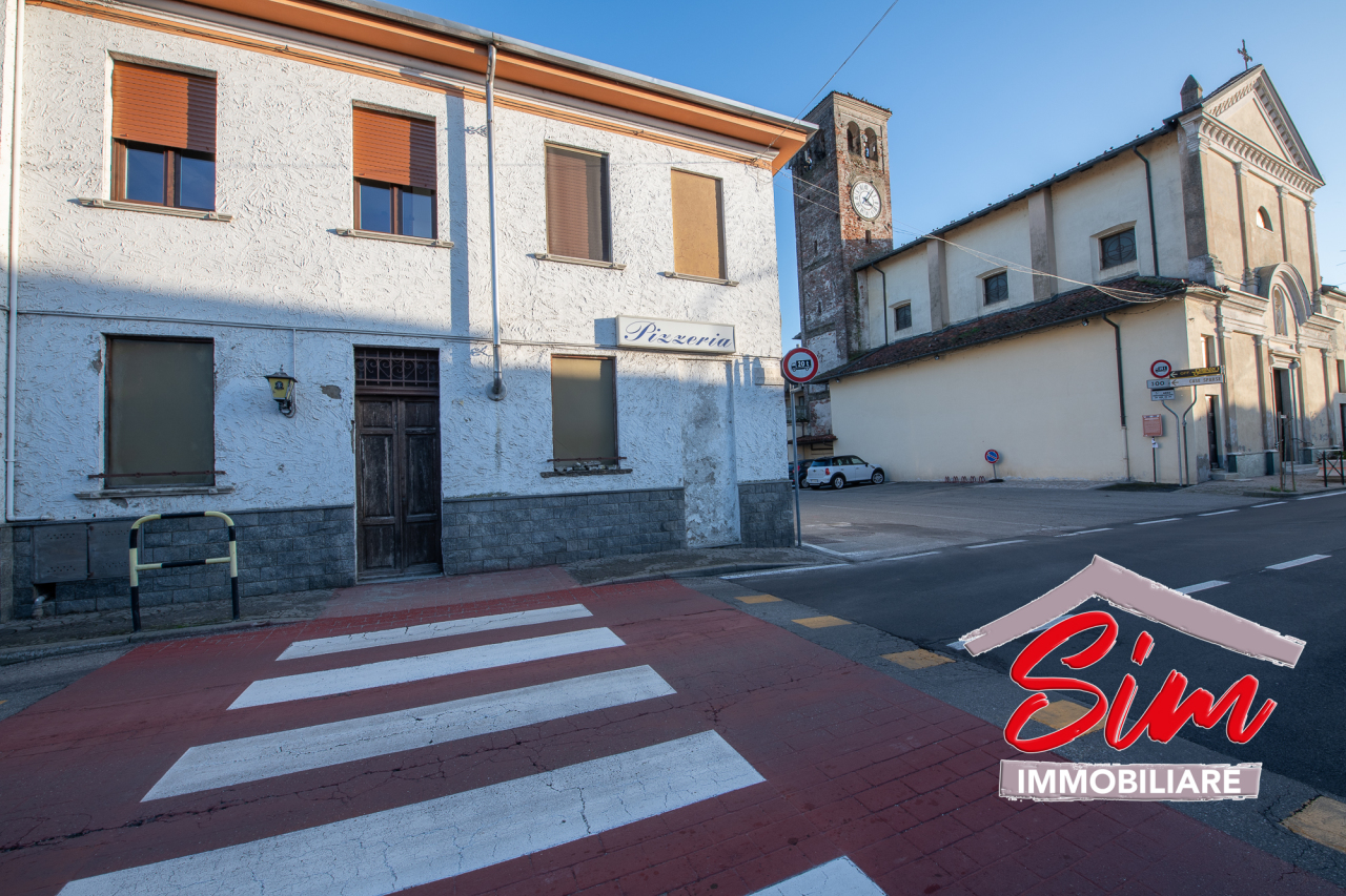 Negozio / Locale in vendita a Granozzo con Monticello, 4 locali, prezzo € 58.000 | PortaleAgenzieImmobiliari.it