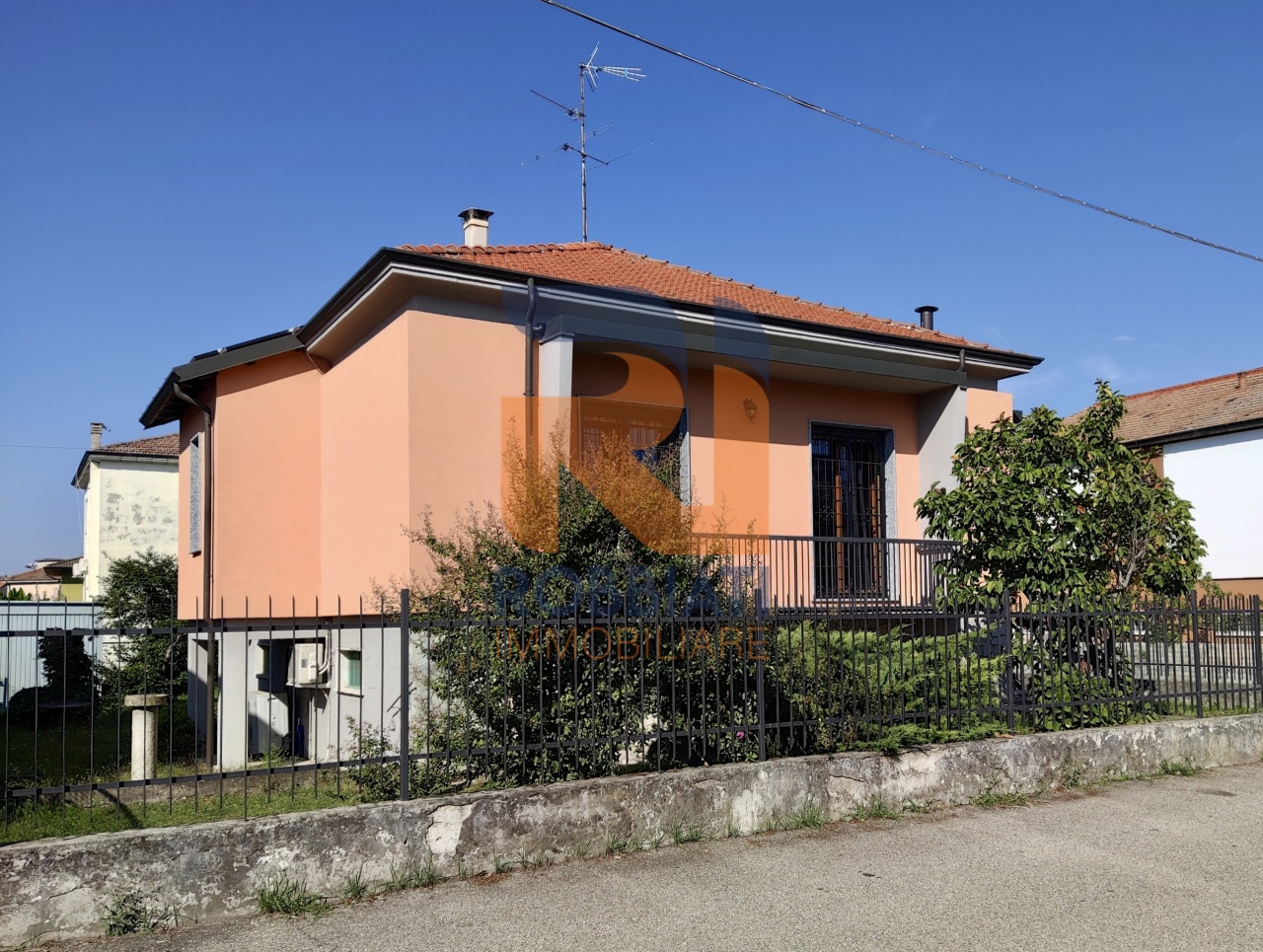 Villa in vendita a San Martino Siccomario, 3 locali, prezzo € 320.000 | PortaleAgenzieImmobiliari.it