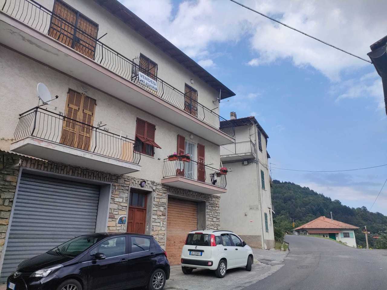 Appartamento in vendita a Cosio di Arroscia, 3 locali, prezzo € 50.000 | PortaleAgenzieImmobiliari.it