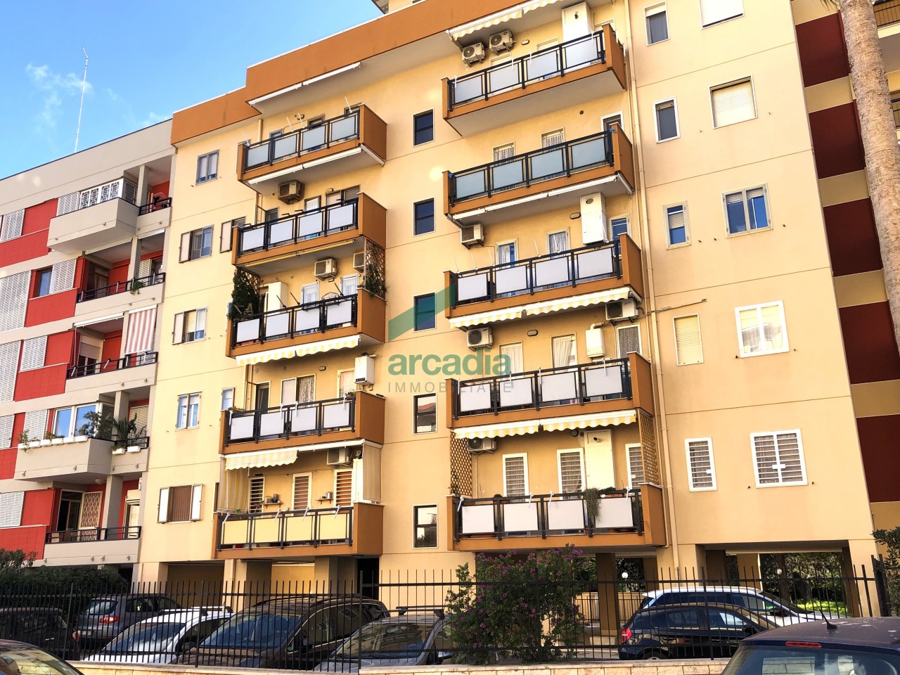 Appartamento in affitto a Bari, 5 locali, prezzo € 800 | PortaleAgenzieImmobiliari.it