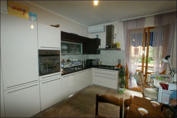 Appartamento in vendita a Ameglia, 4 locali, prezzo € 119.000 | PortaleAgenzieImmobiliari.it