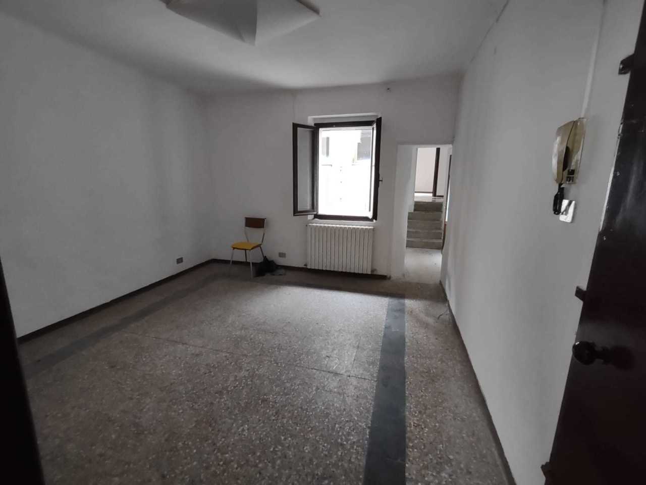 Appartamento in vendita a Jesi, 6 locali, prezzo € 75.000 | PortaleAgenzieImmobiliari.it