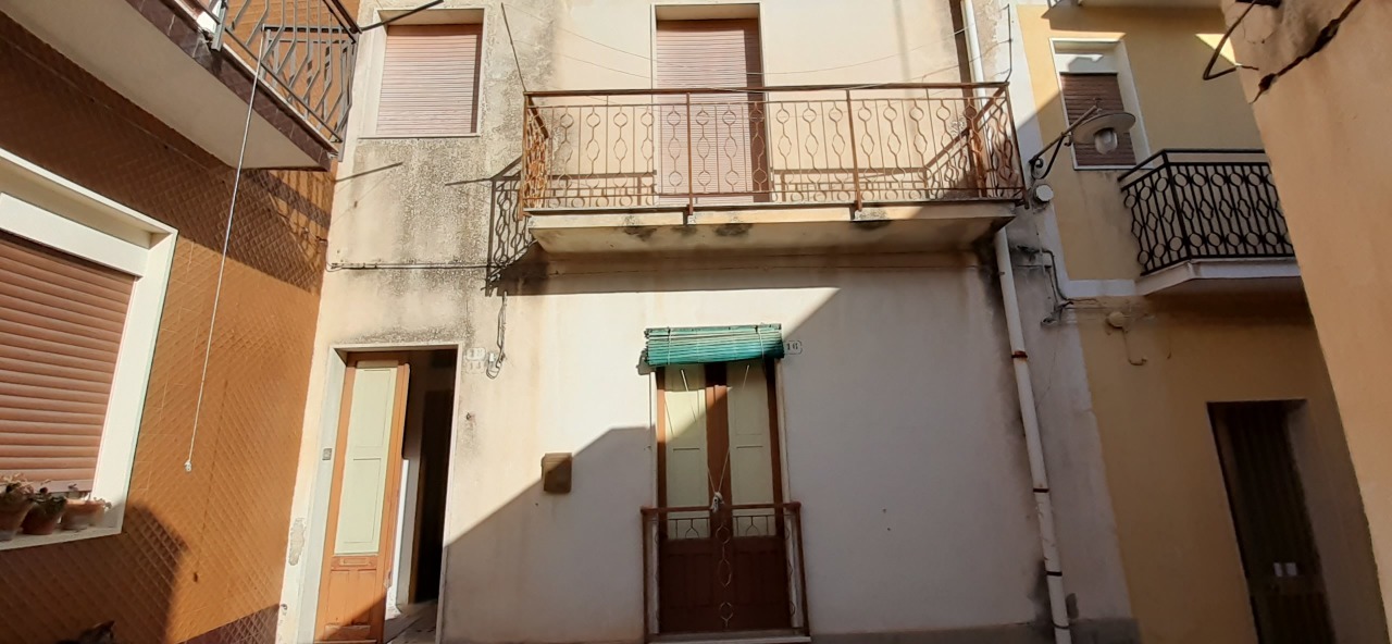 Soluzione Indipendente in vendita a Palazzolo Acreide, 4 locali, prezzo € 65.000 | PortaleAgenzieImmobiliari.it