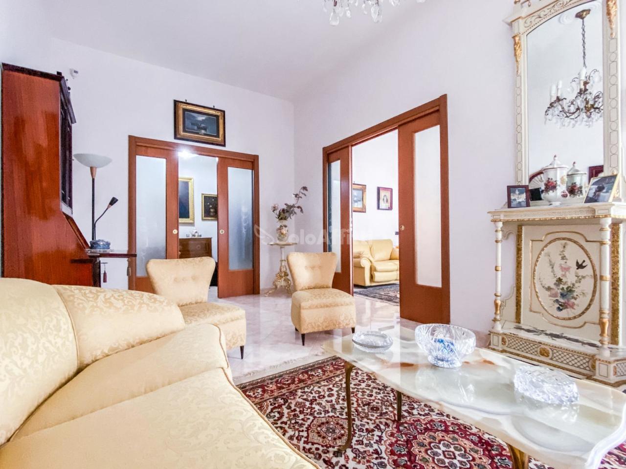 Appartamento in affitto a Napoli, 4 locali, prezzo € 1.300 | PortaleAgenzieImmobiliari.it