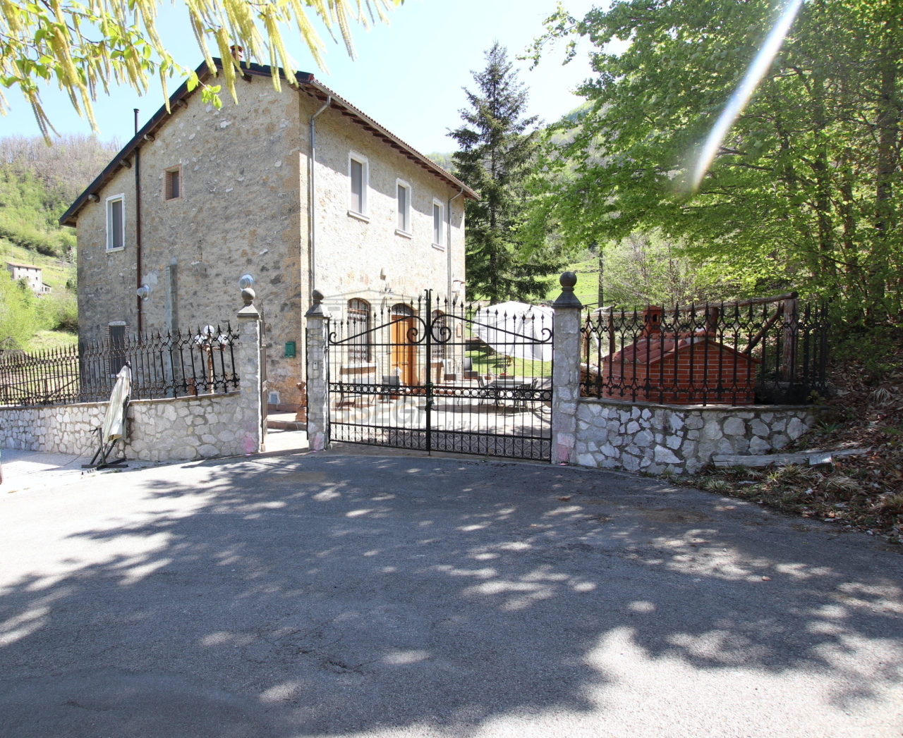 Rustico / Casale in vendita a Molazzana, 8 locali, prezzo € 250.000 | PortaleAgenzieImmobiliari.it