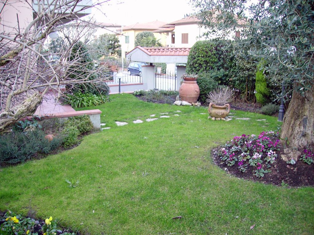 Villa a Schiera in vendita a Quarrata, 6 locali, prezzo € 620.000 | CambioCasa.it