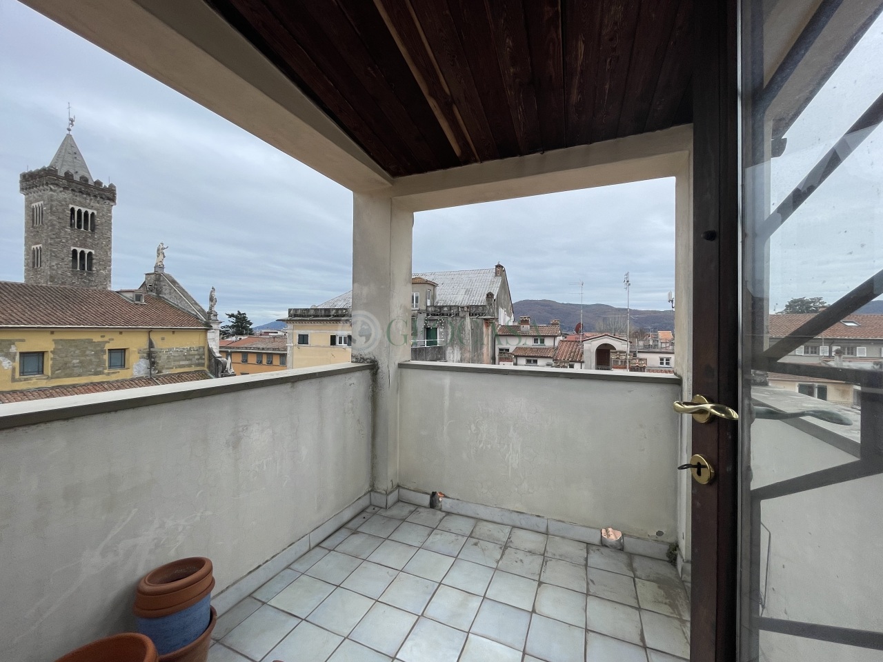 Appartamento in vendita a Sarzana, 6 locali, prezzo € 190.000 | PortaleAgenzieImmobiliari.it