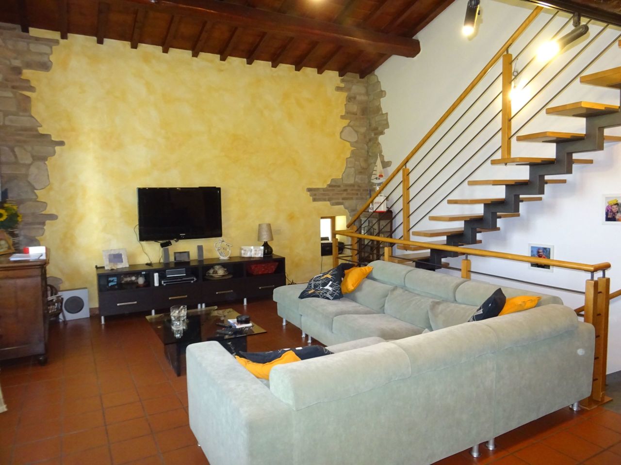 Villa in vendita a Campi Bisenzio, 9 locali, prezzo € 695.000 | PortaleAgenzieImmobiliari.it
