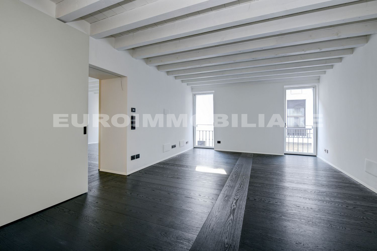 Appartamento in vendita a Brescia, 4 locali, prezzo € 648.000 | CambioCasa.it