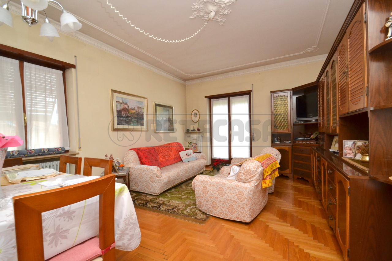 Appartamento in vendita a Valdagno, 8 locali, prezzo € 120.000 | PortaleAgenzieImmobiliari.it