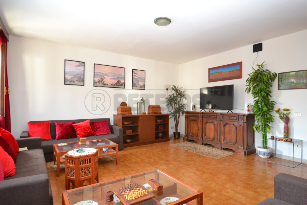Appartamento in vendita a Valdagno, 7 locali, prezzo € 87.000 | PortaleAgenzieImmobiliari.it