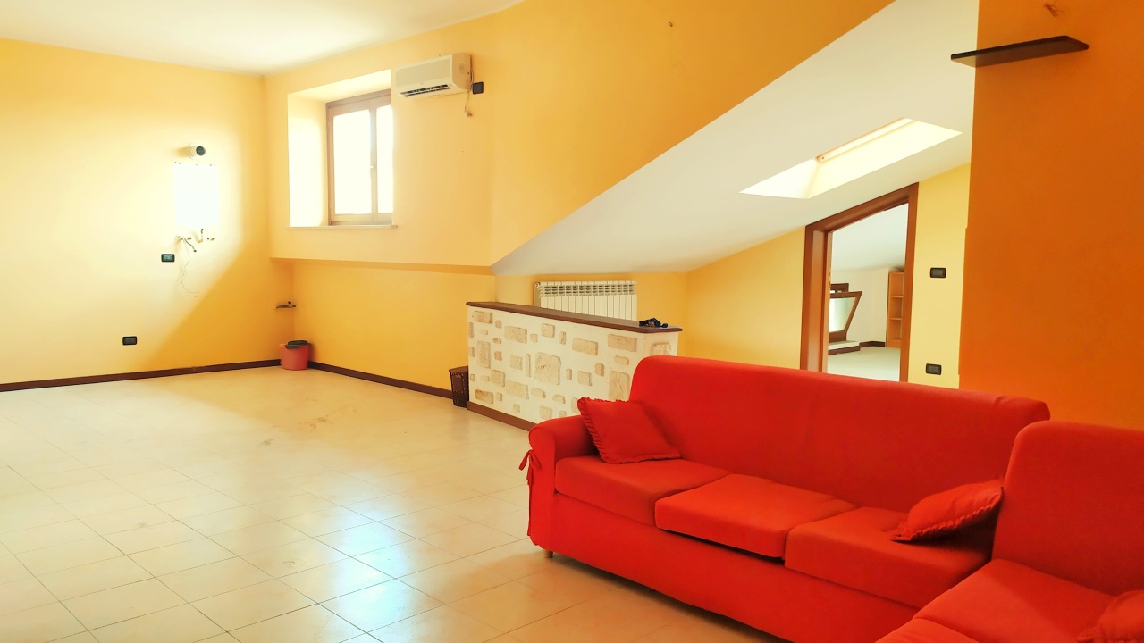 Appartamento in vendita a Scafa, 5 locali, prezzo € 105.000 | PortaleAgenzieImmobiliari.it