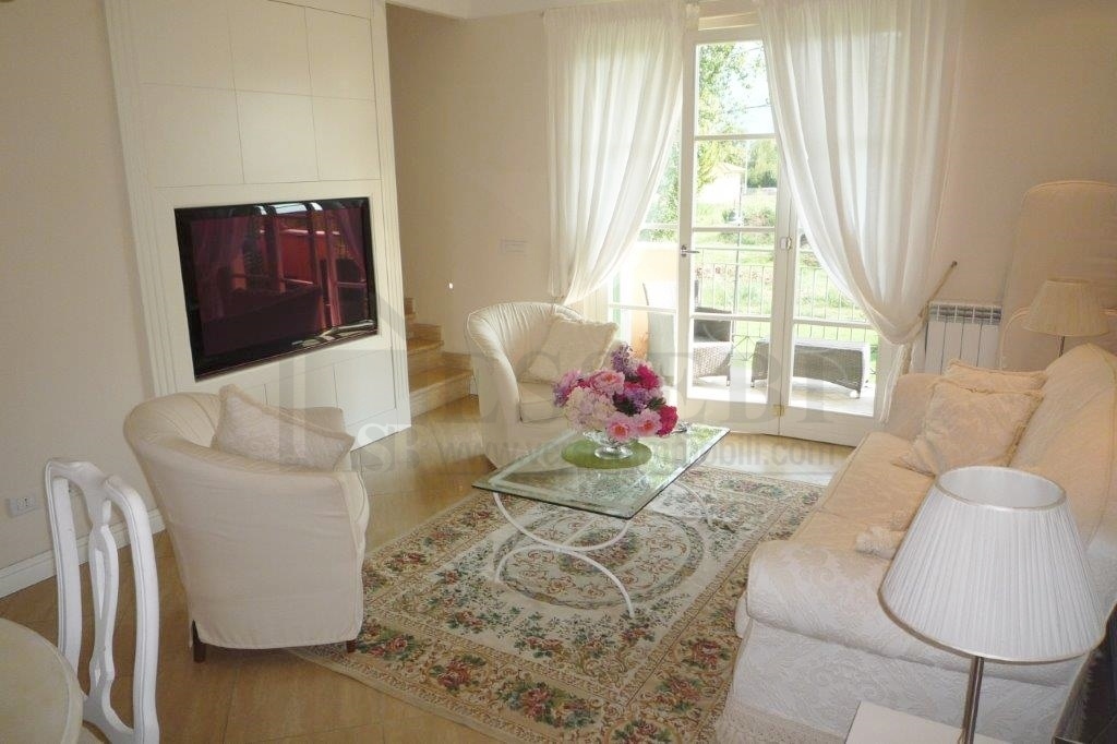 Appartamento in vendita a Pietrasanta, 4 locali, prezzo € 450.000 | PortaleAgenzieImmobiliari.it