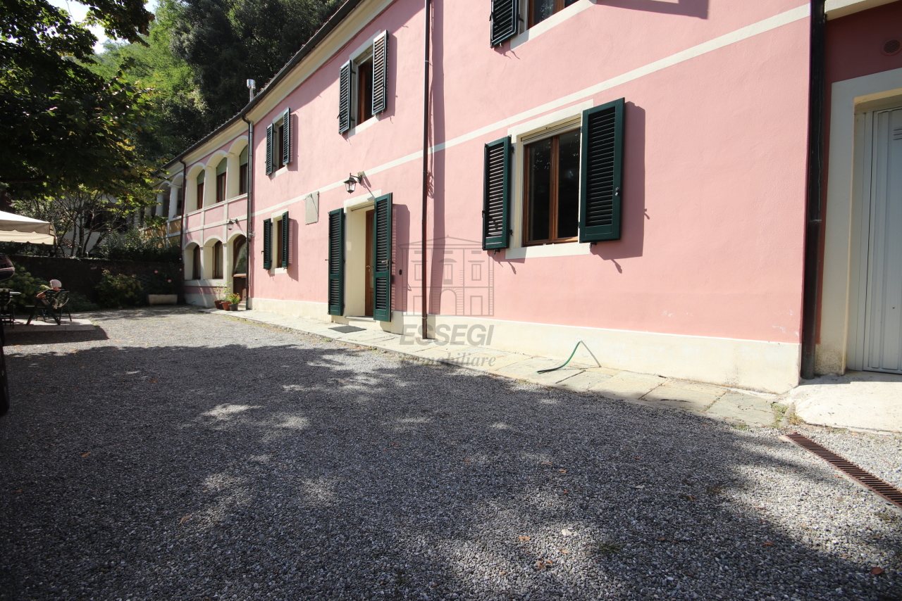 Villa in Vendita a Bagni di Lucca