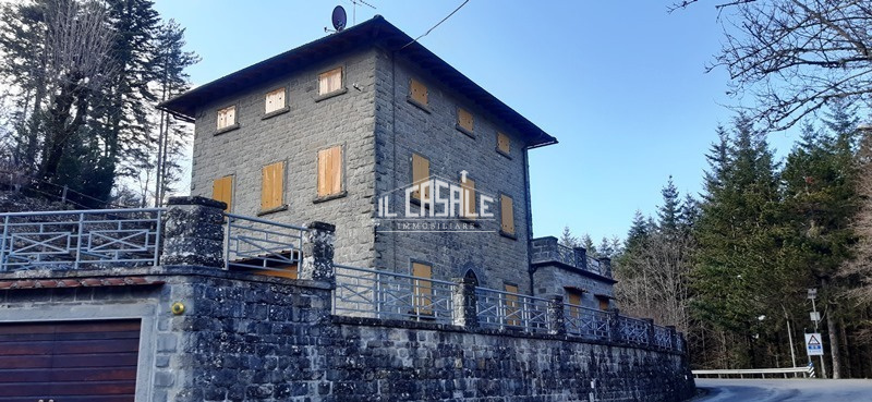 Villa in vendita a Pelago, 11 locali, prezzo € 360.000 | PortaleAgenzieImmobiliari.it