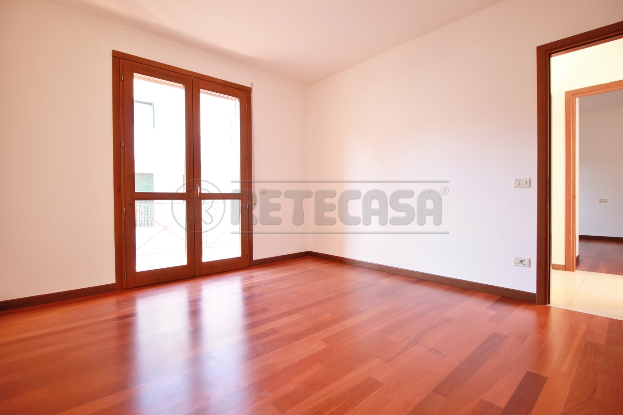 Appartamento in vendita a Zermeghedo, 4 locali, prezzo € 120.000 | PortaleAgenzieImmobiliari.it