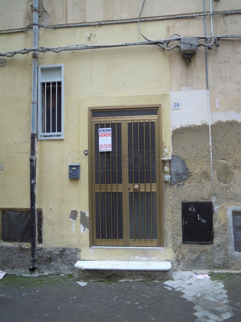 Appartamento in vendita a Caltanissetta, 3 locali, prezzo € 25.000 | CambioCasa.it