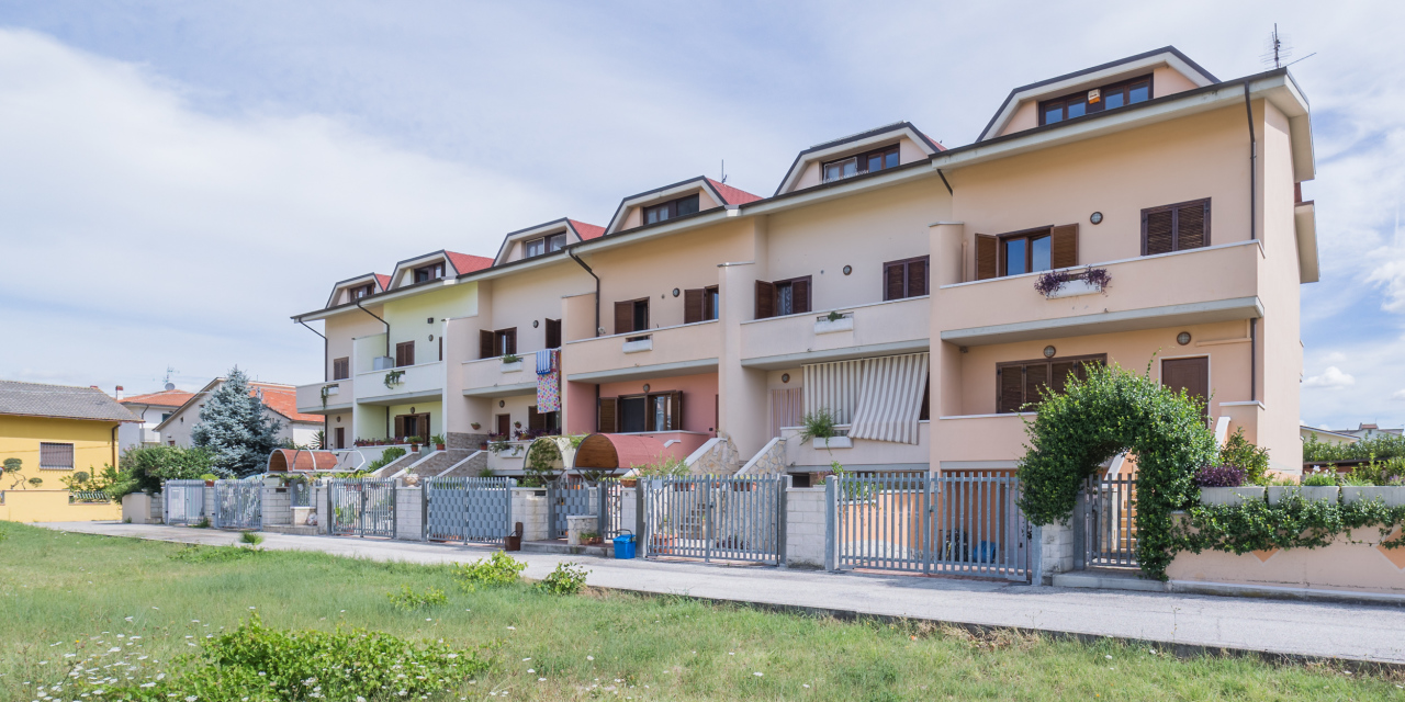 Villa a Schiera in vendita a Manoppello, 11 locali, prezzo € 189.000 | PortaleAgenzieImmobiliari.it