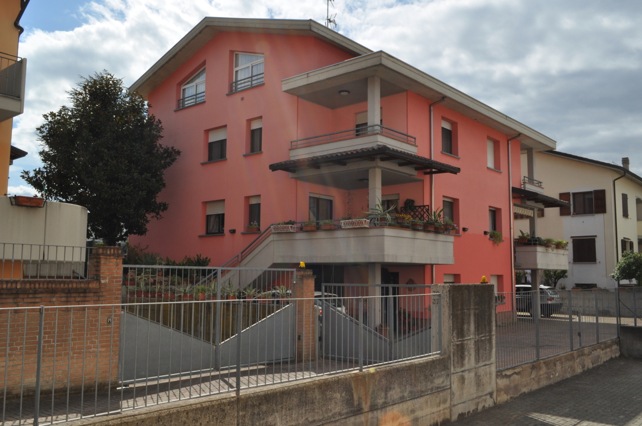 Soluzione Semindipendente in vendita a Collecchio, 9 locali, prezzo € 565.000 | PortaleAgenzieImmobiliari.it