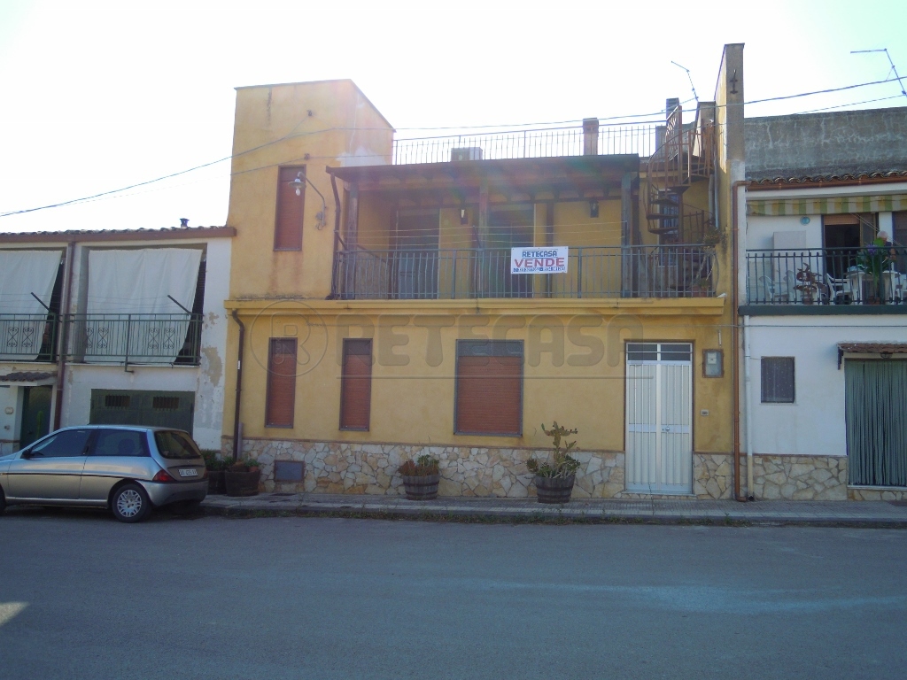 Palazzo / Stabile in vendita a Caltanissetta