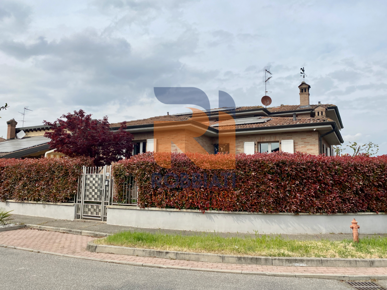 Villa in vendita a Travacò Siccomario, 4 locali, prezzo € 450.000 | PortaleAgenzieImmobiliari.it
