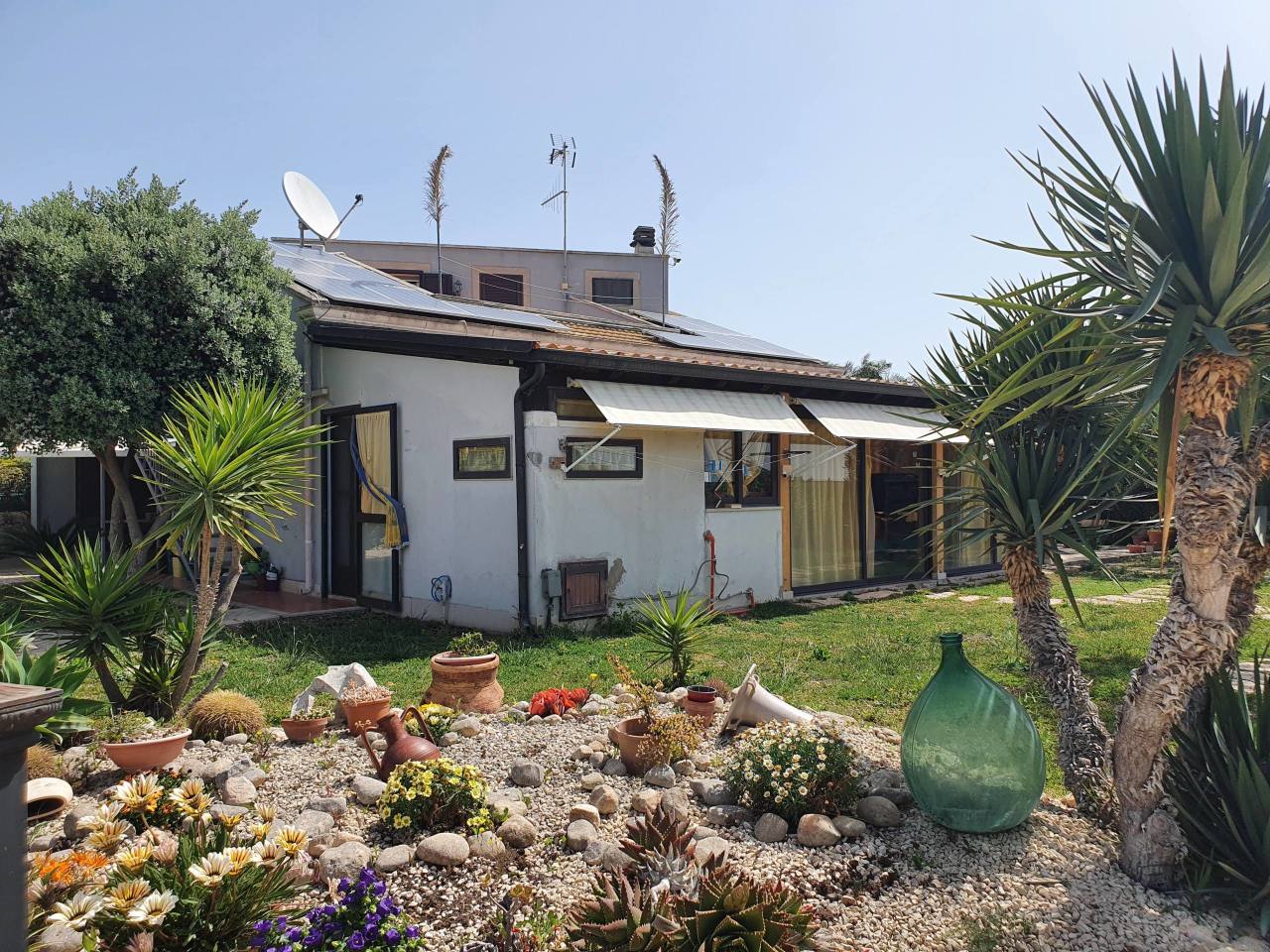 Villa in vendita a Pozzallo, 5 locali, prezzo € 350.000 | PortaleAgenzieImmobiliari.it