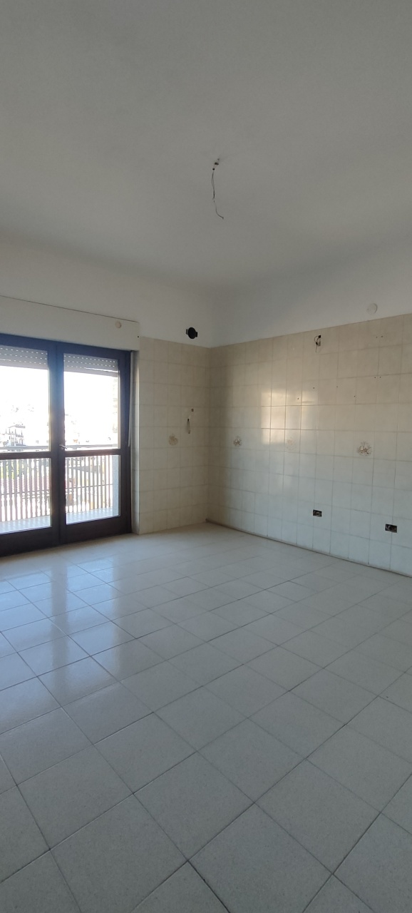 Appartamento in vendita a Bova Marina, 4 locali, prezzo € 100.000 | PortaleAgenzieImmobiliari.it