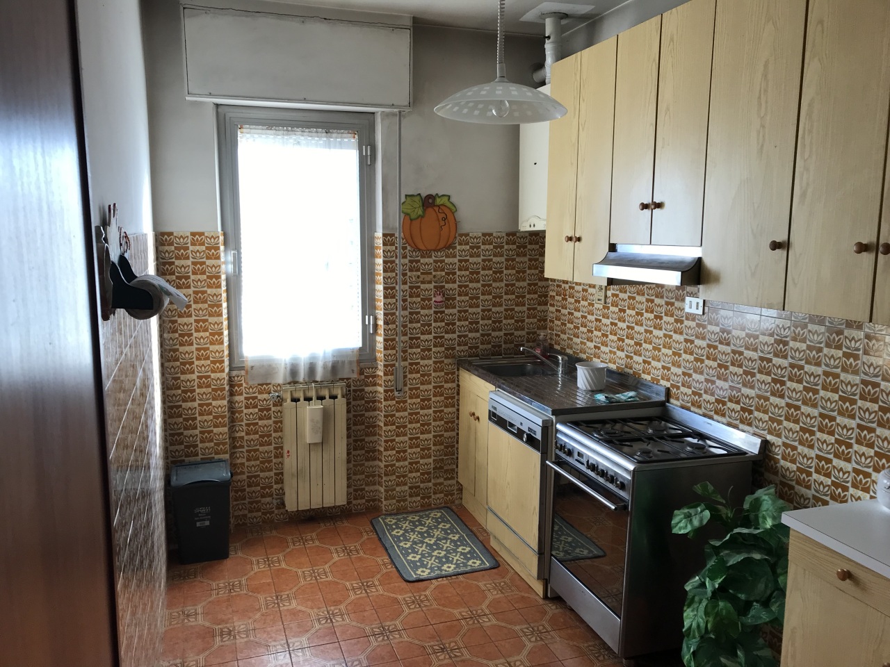 Appartamento in vendita a Ameglia, 5 locali, prezzo € 135.000 | PortaleAgenzieImmobiliari.it
