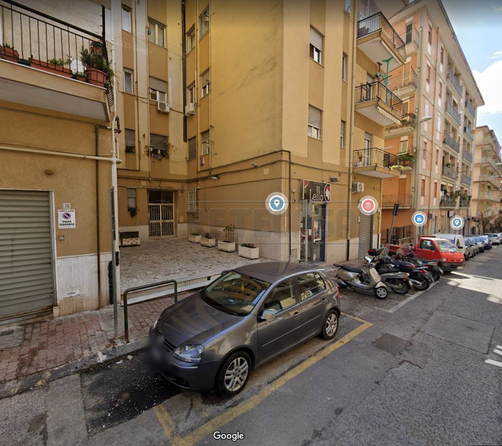 Appartamento in vendita a Salerno, 3 locali, prezzo € 150.000 | PortaleAgenzieImmobiliari.it