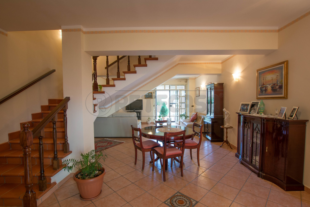 Villa a Schiera in vendita a Messina, 5 locali, prezzo € 215.000 | PortaleAgenzieImmobiliari.it