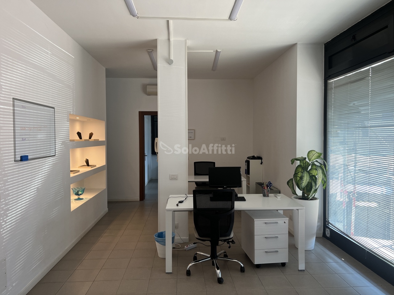 Ufficio / Studio in affitto a Saronno, 2 locali, prezzo € 750 | PortaleAgenzieImmobiliari.it
