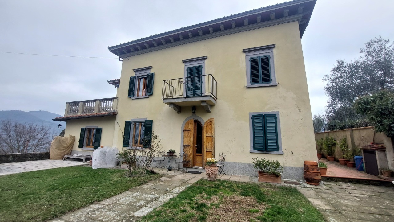 Villa in vendita a Rufina, 10 locali, prezzo € 720.000 | PortaleAgenzieImmobiliari.it