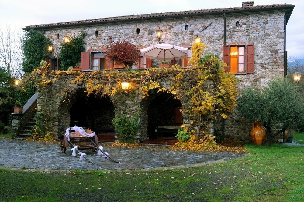 Villa in vendita a Villafranca in Lunigiana, 10 locali, Trattative riservate | PortaleAgenzieImmobiliari.it