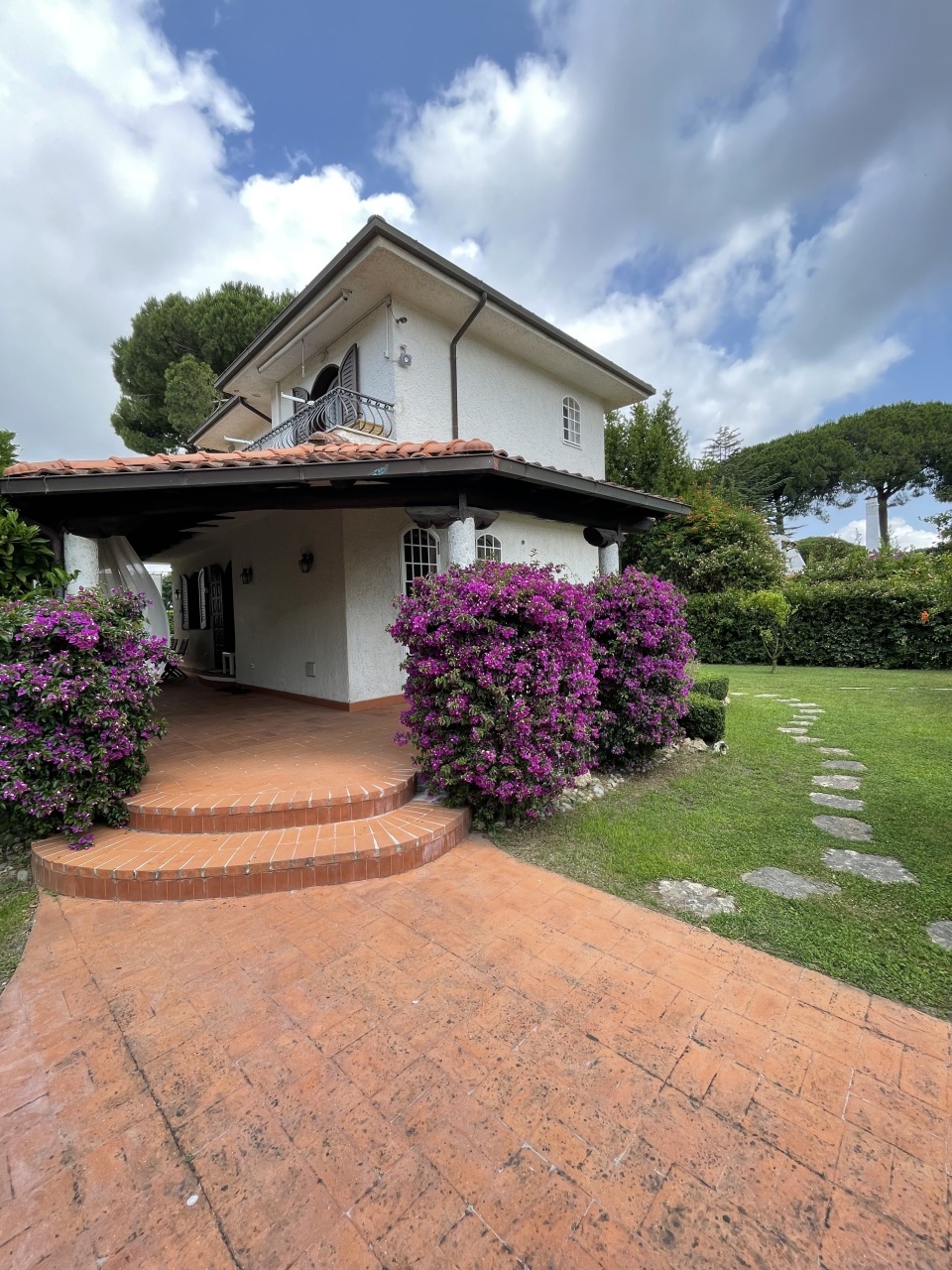 Villa in vendita a San Felice Circeo, 10 locali, prezzo € 1.200.000 | PortaleAgenzieImmobiliari.it