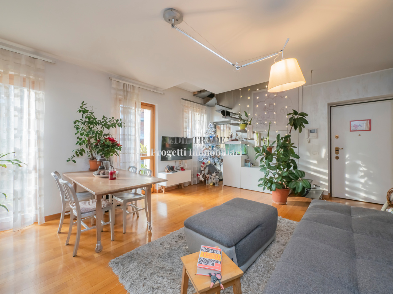 Appartamento in vendita a Milano, 6 locali, prezzo € 450.000 | PortaleAgenzieImmobiliari.it