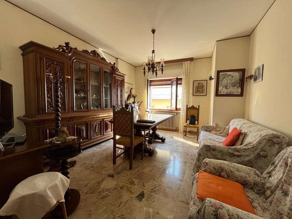 Appartamento in vendita a Grottammare, 5 locali, prezzo € 140.000 | PortaleAgenzieImmobiliari.it