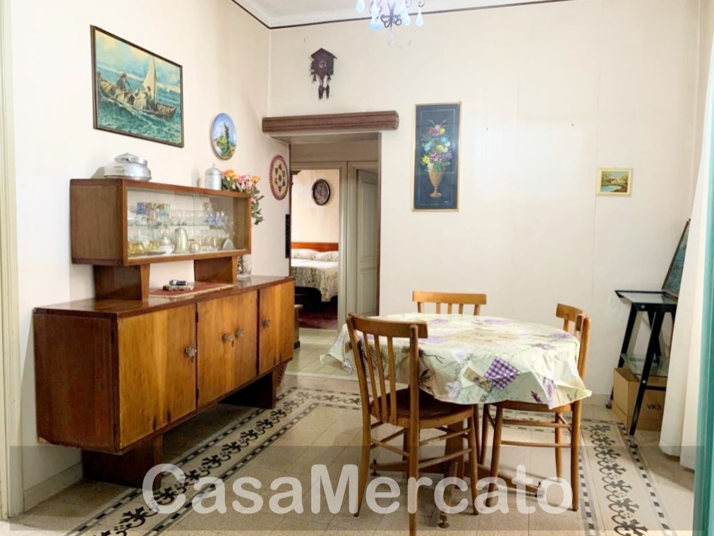 Appartamento in vendita a Rocca di Papa, 6 locali, prezzo € 65.000 | PortaleAgenzieImmobiliari.it