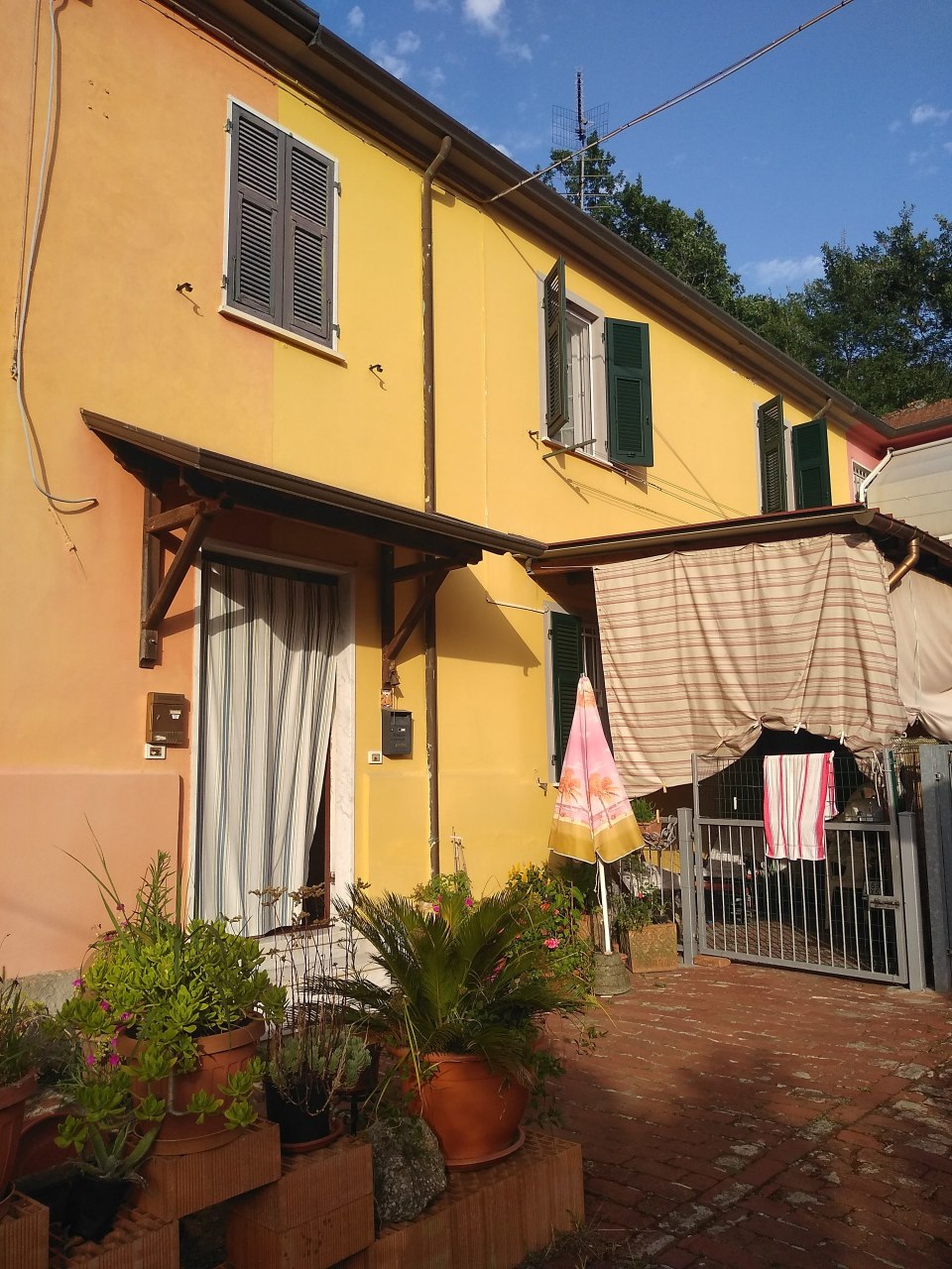 Soluzione Semindipendente in vendita a Castelnuovo Magra, 5 locali, prezzo € 145.000 | PortaleAgenzieImmobiliari.it